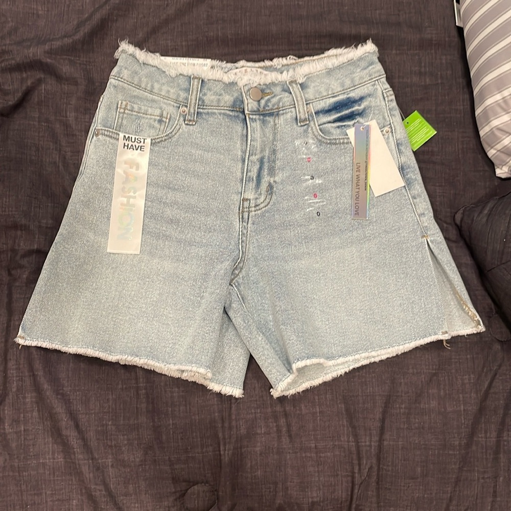 The Mom short high-rise size zero 24 waist shorts the shorts are new with tags